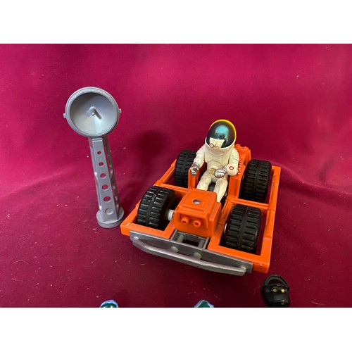397 - Vintage Fisher Price Adventure People, adventure space alpha recon with action figure, made in 1982.... 