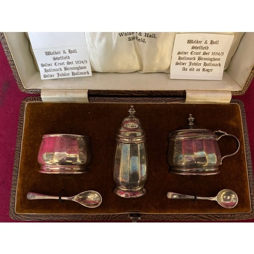 111 - Walker and Hall Sheffield hallmarked silver cruet set 1934/5 in original box