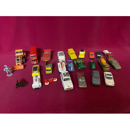 41 - A tray of vintage diecast cars