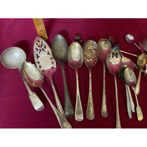 48 - Collection of vintage cutlery