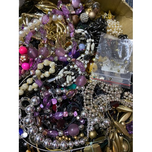 92 - Box of vintage costume jewellery