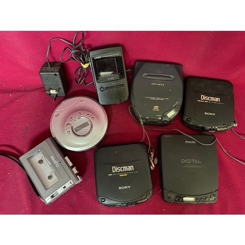 169 - Selection of retro portable CD players from Sony, Phillips, Saisho and Casio