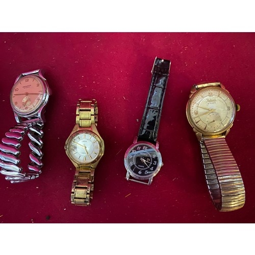 195 - Collection of 5 x watches, makes include Rolex, Radiant, Seiko and others.