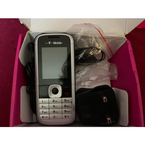 373 - Selection of 3 x mobile phones, a T-Mobile Zest E110, a T-mobile Vairy Touch II and a Samsung GT E11... 