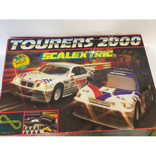 152 - Tourers 2000 Scalextric set also box of scalextric parts.