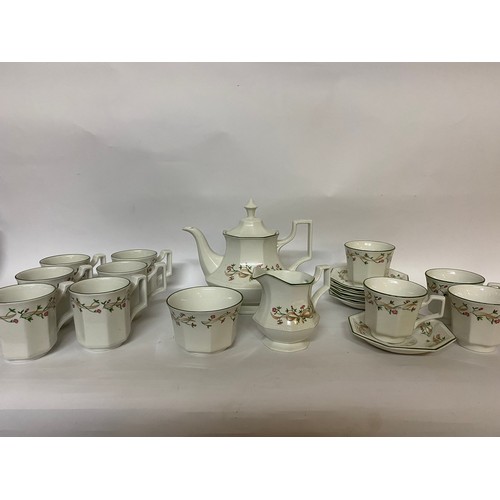 160 - Tea set from Johnson Bros, Eternal Beau, comprising of Teapot, 6 mugs, 4 cups, 6 saucers, milk and s... 