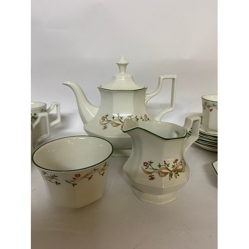 160 - Tea set from Johnson Bros, Eternal Beau, comprising of Teapot, 6 mugs, 4 cups, 6 saucers, milk and s... 