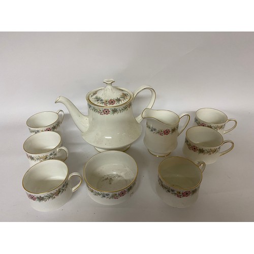 263 - Selection of Royal Albert Belinda comprising teapot, 6 x cups, milk jug and sugar bowl