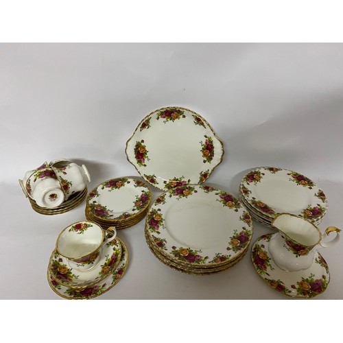 291 - Basket of Royal Albert Old Country Roses teaware comprising of 5 dinner plates, 6 salad plates, 7 si... 