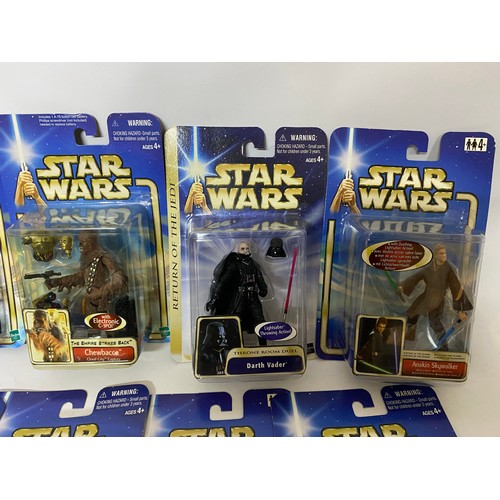 316 - Star Wars Episode II Attack of the Clones, 12 New Saga figures sealed on blue card. Made by Hasbro 2... 