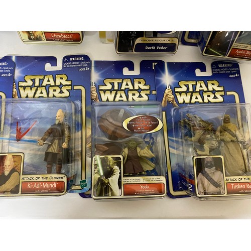 316 - Star Wars Episode II Attack of the Clones, 12 New Saga figures sealed on blue card. Made by Hasbro 2... 