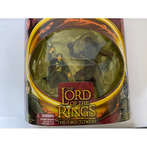 328 - Toybiz Lord of the Rings, Fellowship of the Ring, 4 x large packs including Frodo and Samwise Gamgee... 