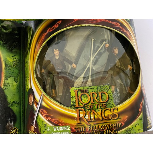 328 - Toybiz Lord of the Rings, Fellowship of the Ring, 4 x large packs including Frodo and Samwise Gamgee... 