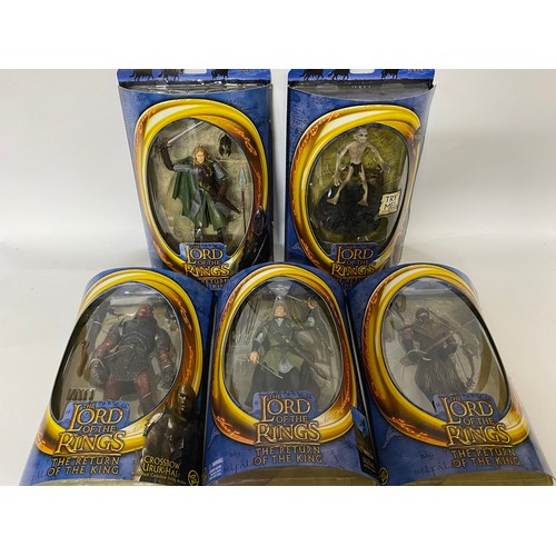 334 - ToyBiz Lord of the Rings, 15 x figures new and sealed on card from The Fellowship of the Ring 2001, ... 