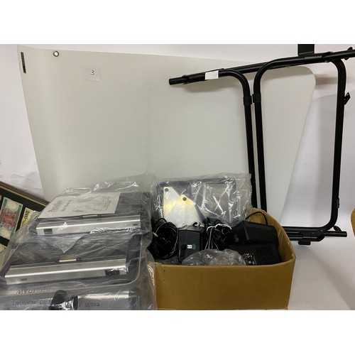 348 - Portaflash Studio lighting set 4 pieces containing metal frame (holds white screen), White screen, E... 