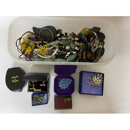 24 - Collection of costume jewellery including brooches and necklaces.