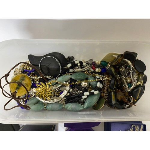 24 - Collection of costume jewellery including brooches and necklaces.