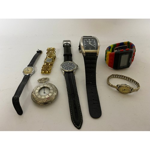 29 - Selection of old watches.