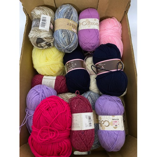 52 - 20 x 100g balls of wool in mixed colours and makes