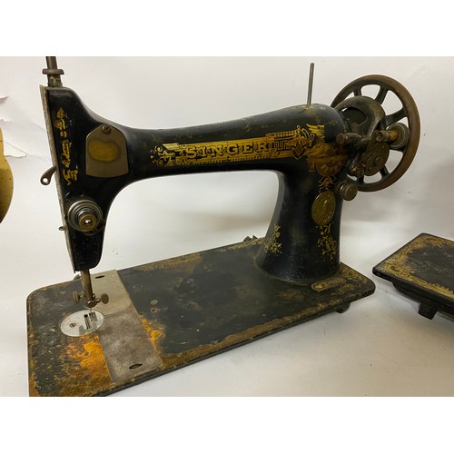 59 - 2 x Singer sewing machines for spares or repair