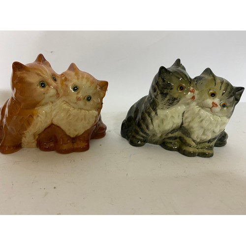 105 - Selection of 2 pieces of Sylvac, a 4163 marina sherll vase, a 4890 in the glen and 2 x Beswick cats ... 