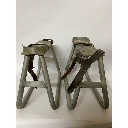 399 - Vintage pair of aluminium plasterers stilts