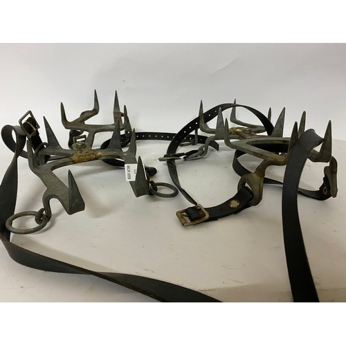 401 - Set of vintage 10 point crampons possibly military