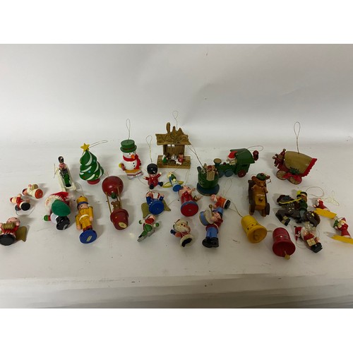 440 - Box of vintage Christmas decorations