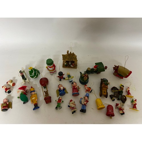 440 - Box of vintage Christmas decorations