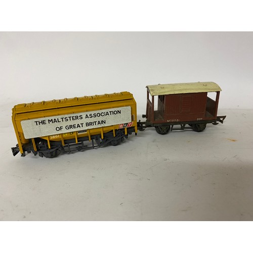 446 - Collection of 7 x OO guage wagons, makes include Hornby, Joeuf, TTR, Tri-ang