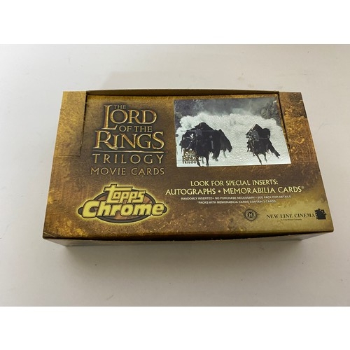 314 - Topps Lord of the Rings Chrome Trilogy cards in box, contains 15 packets unopened made in 2004