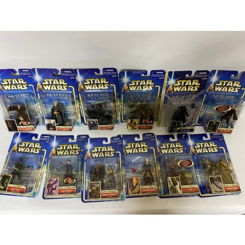 316 - Star Wars Episode II Attack of the Clones, 12 New Saga figures sealed on blue card. Made by Hasbro 2... 