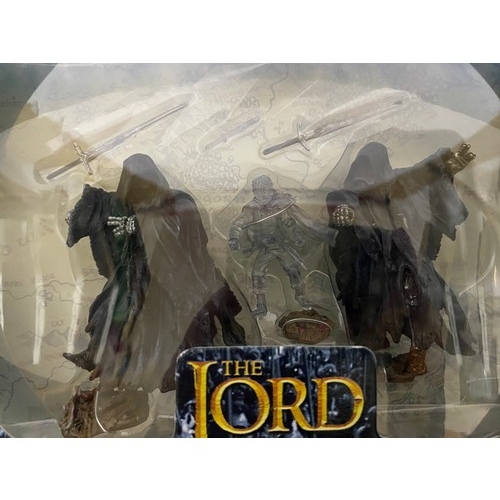 318 - Lord of the Rings, Armies of the Middle Earth special edition. Twilight Ambush at Weathertop with 2 ... 