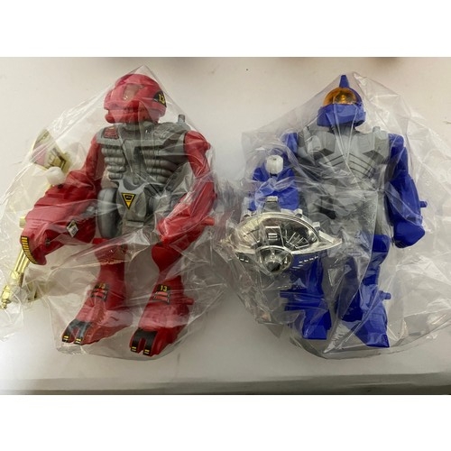 319 - 4 x vintage Tomy Robot Anti-Terror Squad figures in as new condition, made by Tomy in 1983