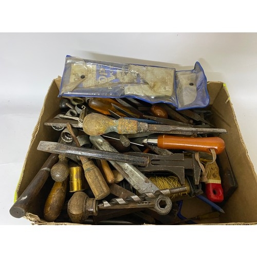 388 - Selection of assorted vintage tools including hammers, spanners, trowels and screwdrivers.