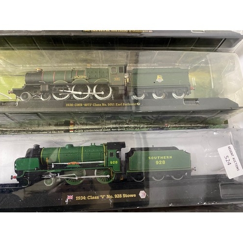 524 - 5 x model trains