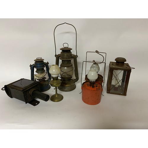 624 - Selection of 7 x oil lamps including tilley lamps, lanterns and coach lanterns.