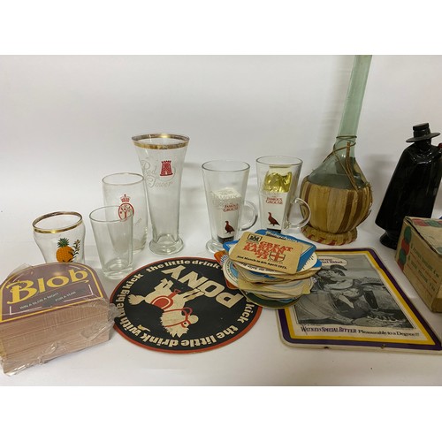 618 - Large selection of beer mats, pair of Famous Grouse coffee glasses with coffee, White horse advertis... 