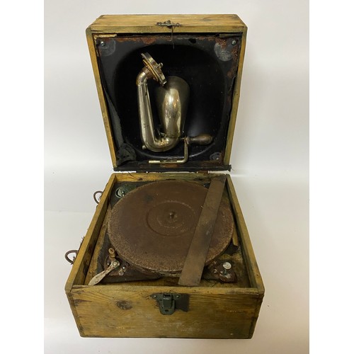 616 - Small vintage gramophone