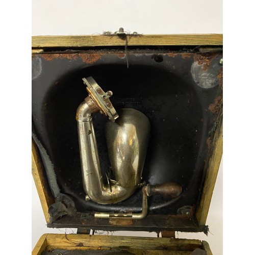 616 - Small vintage gramophone