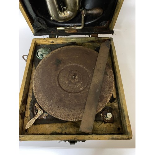 616 - Small vintage gramophone