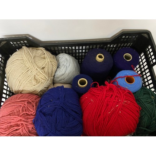 662 - Large selection of wool mixed colours some 400g balls and some on cones