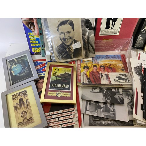 552 - Collection of music, film and TV memorabilia.