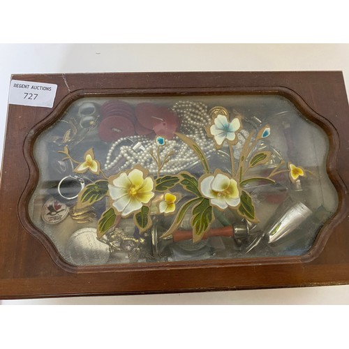 727 - Wooden jewellery box containing a selection of curios and costume jewellery