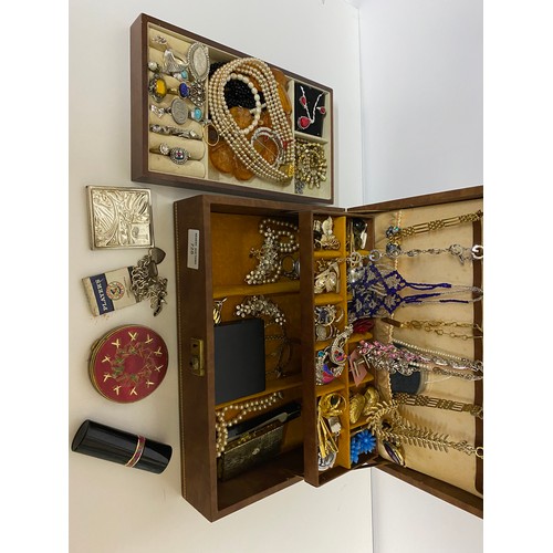 728 - Jewellery box containing vintage costume jewellery - necklaces, rings, earrings etc