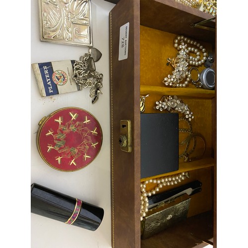 728 - Jewellery box containing vintage costume jewellery - necklaces, rings, earrings etc