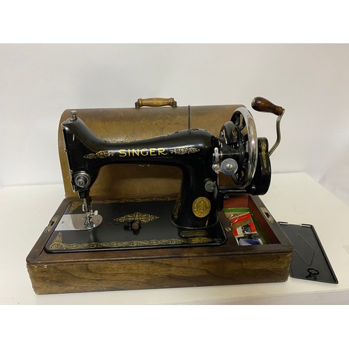 737 - A 1944 Singer 99K sewing machine ED277840 in original box with attachments