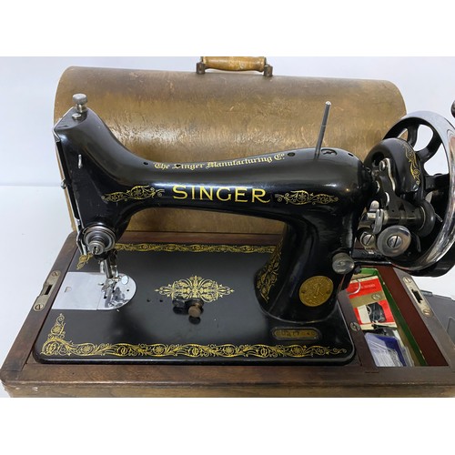 737 - A 1944 Singer 99K sewing machine ED277840 in original box with attachments