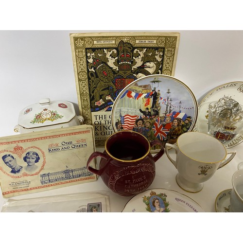 749 - Selection of collectable commemorative items