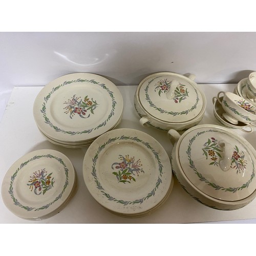 750 - Selection of Royal Doulton Fairfield D6339 china comprising 2 x lidded tureens and 5 x two handled s... 